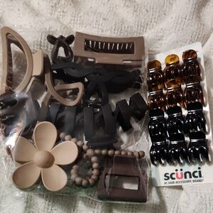 Scunci Assorted Hair Clips in Black, Brown, and Tan